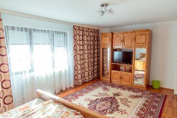 Фото Гостевой дом Casa Laur г. Мэнэстиря-Гуморулуй 5