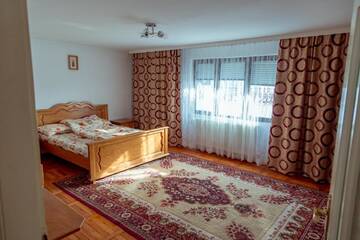 Фото номера Большой двухместный номер с 1 кроватью Гостевой дом Casa Laur г. Мэнэстиря-Гуморулуй 6