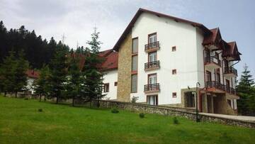 Фотографии Отель Hotel Floare de Colt г. Мэнэстиря-Гуморулуй (Румыния) №1 Фото Отель Hotel Floare de Colt г. Мэнэстиря-Гуморулуй 1